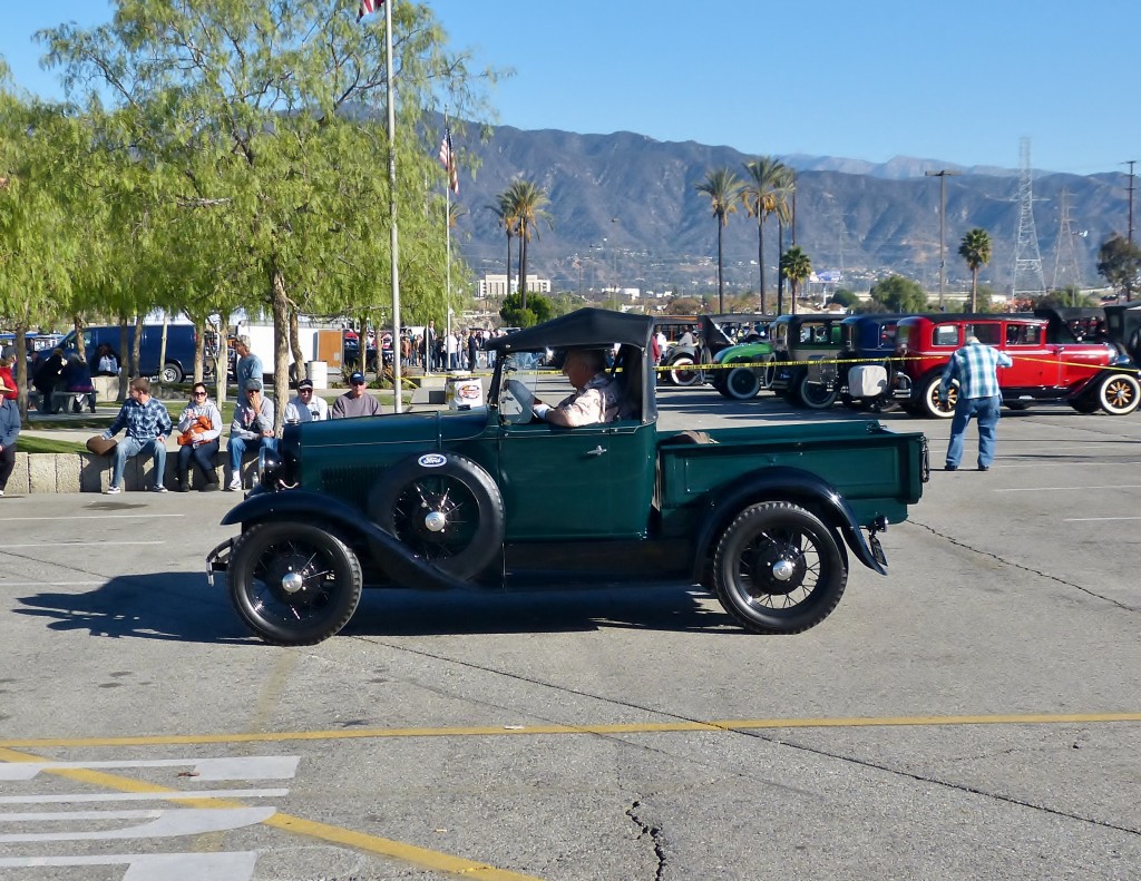 If I ever end up owning a pre-war car, it'll likely be a Ford Model A, and I hope its as cute as this immaculate convertible pickup