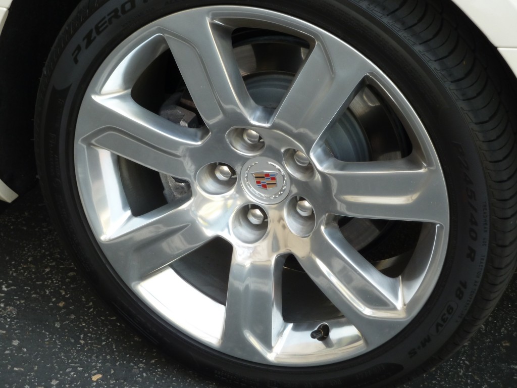 The 18-inch polished aluminum 7-spoke wheels will run you an extra $750